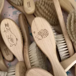 Brosse à cheveux pour bébé - Savonnerie artisanale en Normandie